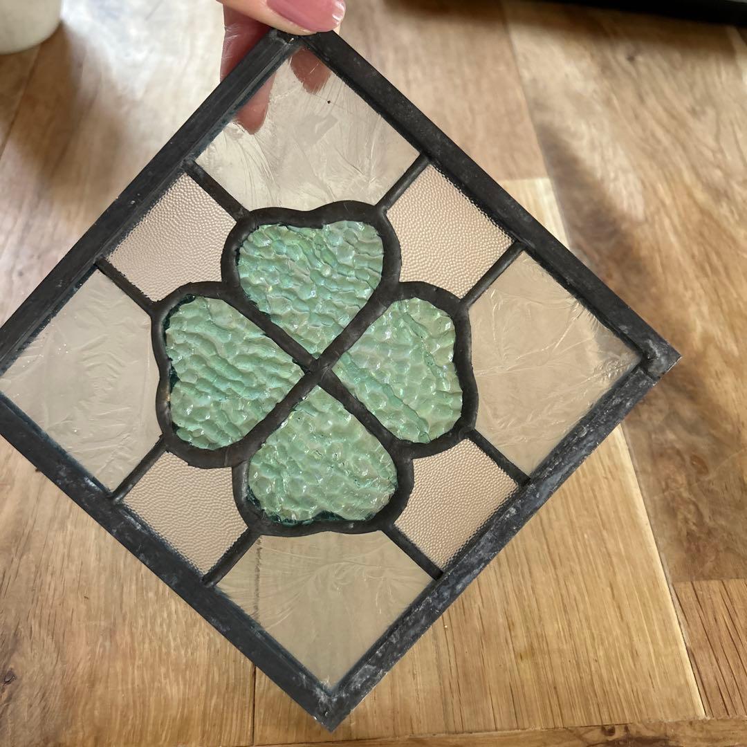 アンティーク風　輸入　ステンドグラス　ミニサイズ　ガラス　クローバー