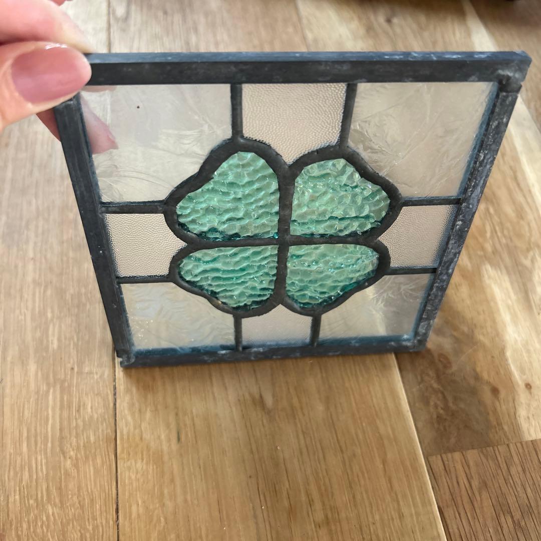 アンティーク風　輸入　ステンドグラス　ミニサイズ　ガラス　クローバー