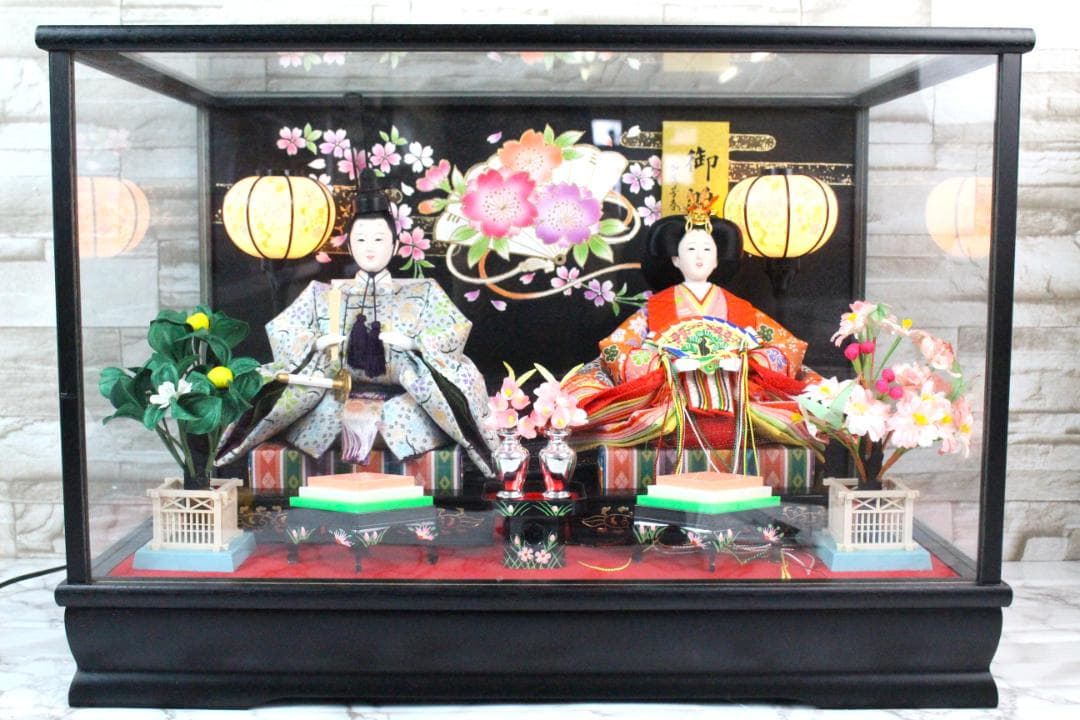 ♡雛人形 加茂芳春 御雛 ライト・オルゴール ガラスケース付 EE0H01008
