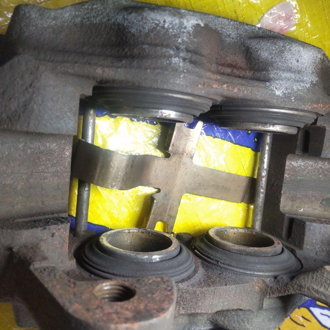 日産 純正 4ポッドブレーキキャリパー 過去にOHありシルビア対抗キャリパー