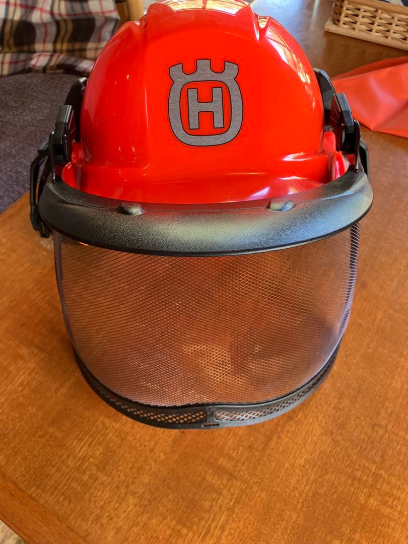 かずちゃん　ハスクバーナ ヘルメット