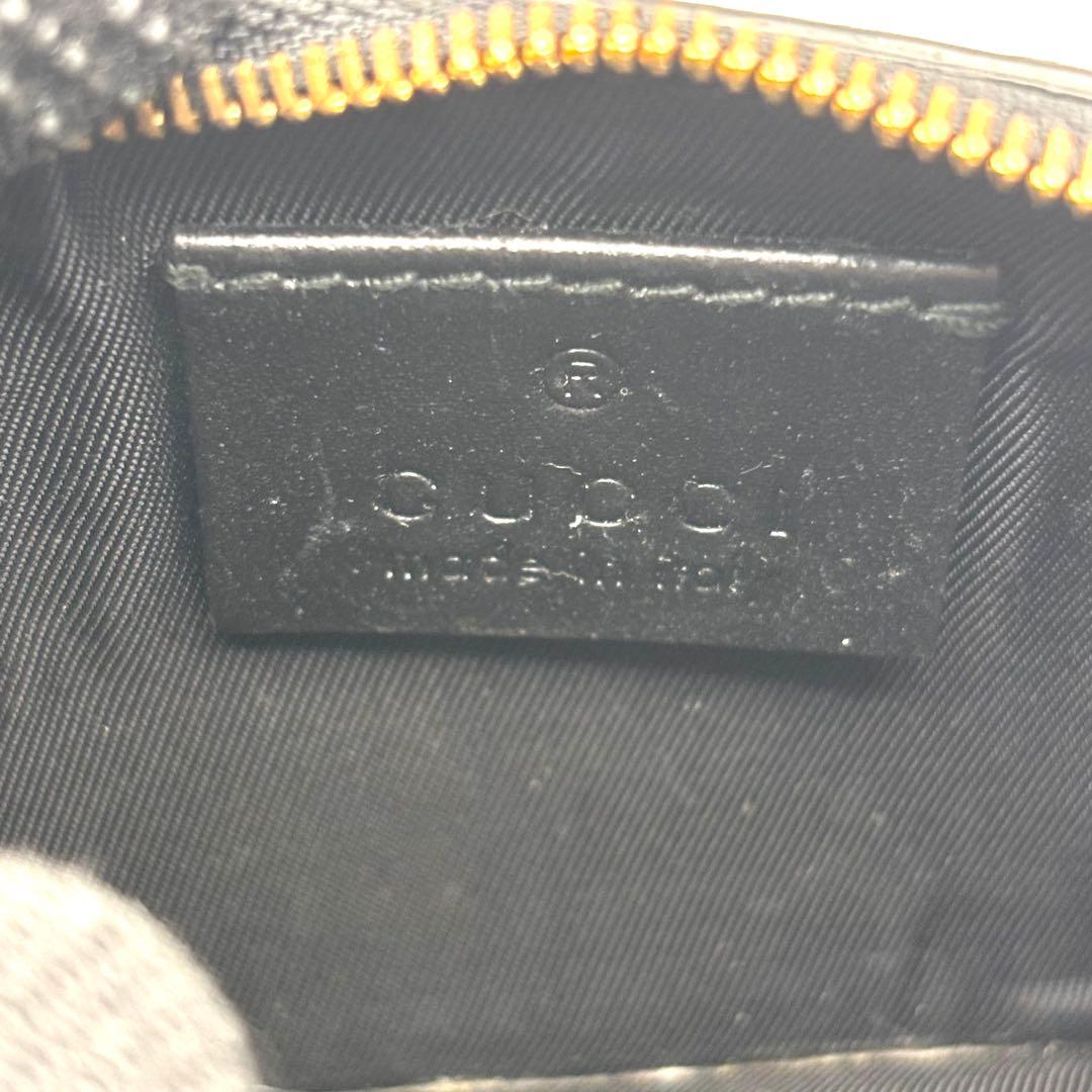 グッチ ケース シマ レザー キーチェーン フック ブラック 小物入れ