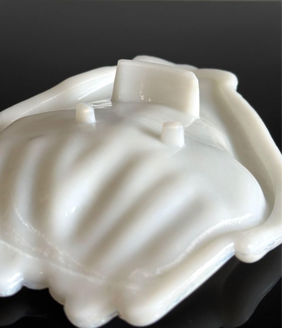 ミッドセンチュリー　ソープディッシュ　ハンドトレイ　ミルクガラス　AVON