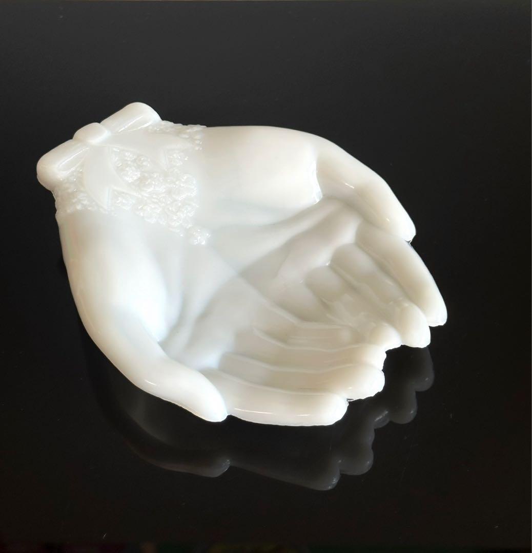 ミッドセンチュリー　ソープディッシュ　ハンドトレイ　ミルクガラス　AVON