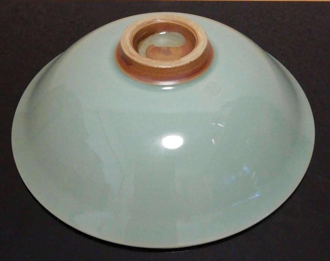 手塚玉堂作　青磁　魚文　茶碗　共箱　共布　略歴付　茶道具