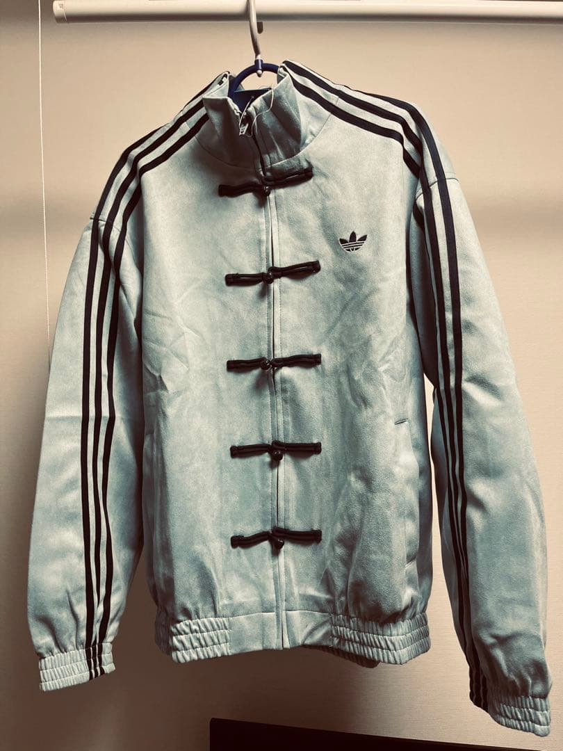 M 海外限定adidas originalsトラックジャケット　アディダス　水色