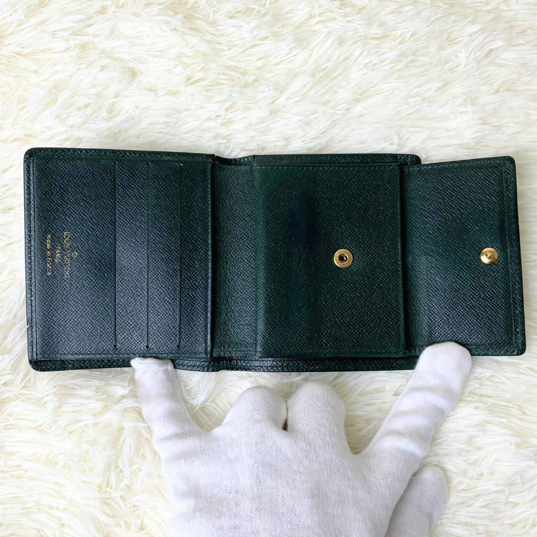 LOUIS VUITTON ルイヴィトン　タイガ　二つ折り財布　グリーン系