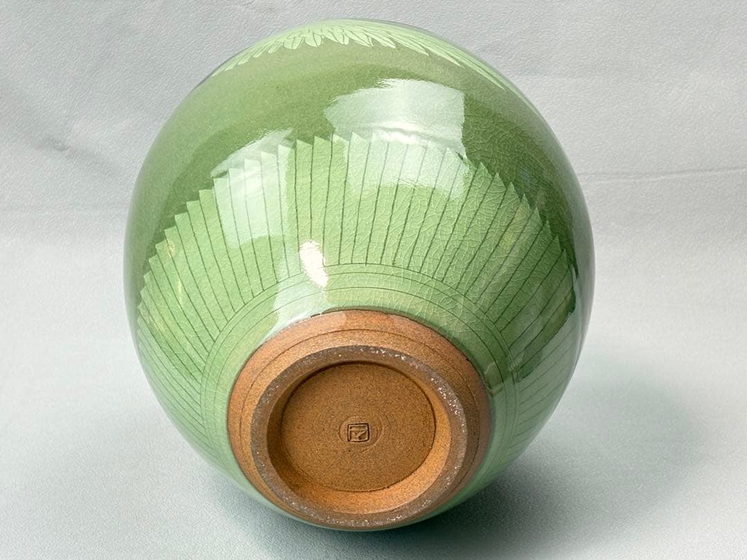 【未使用】美濃雅山窯【中島正雄】作 青磁鶴紋 花瓶 共箱栞付 R811128