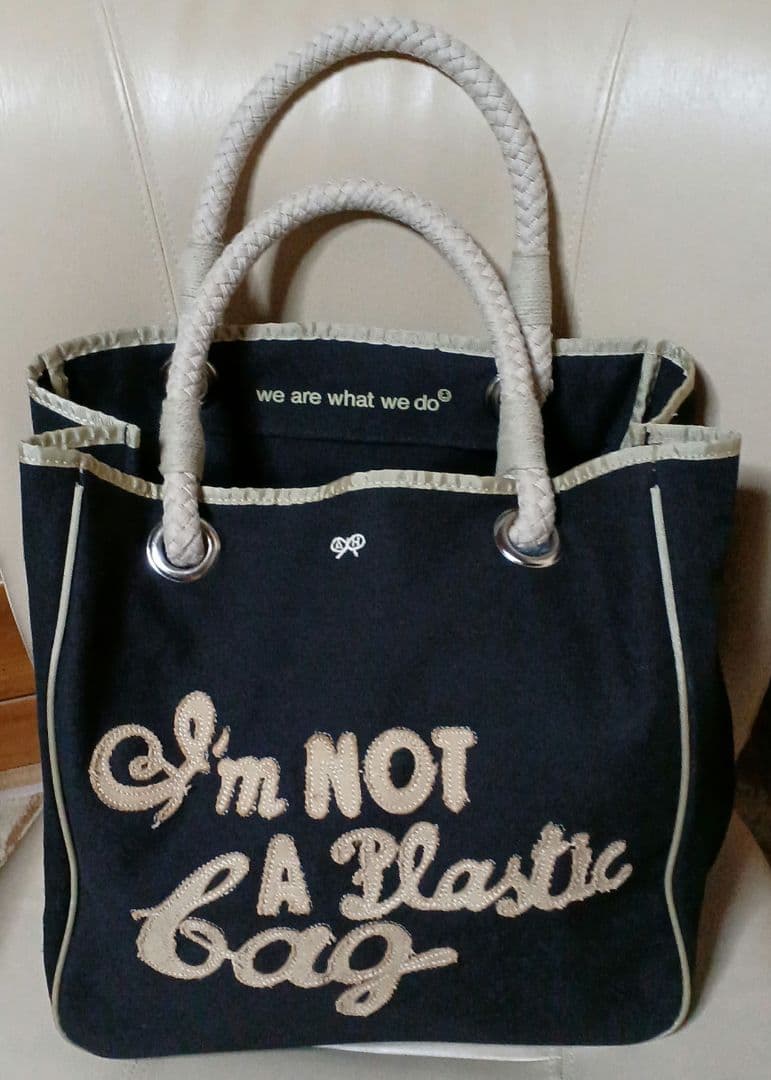 アニヤ・ハインドマーチ　I'm NOT A Plastic Bag トートバッグ