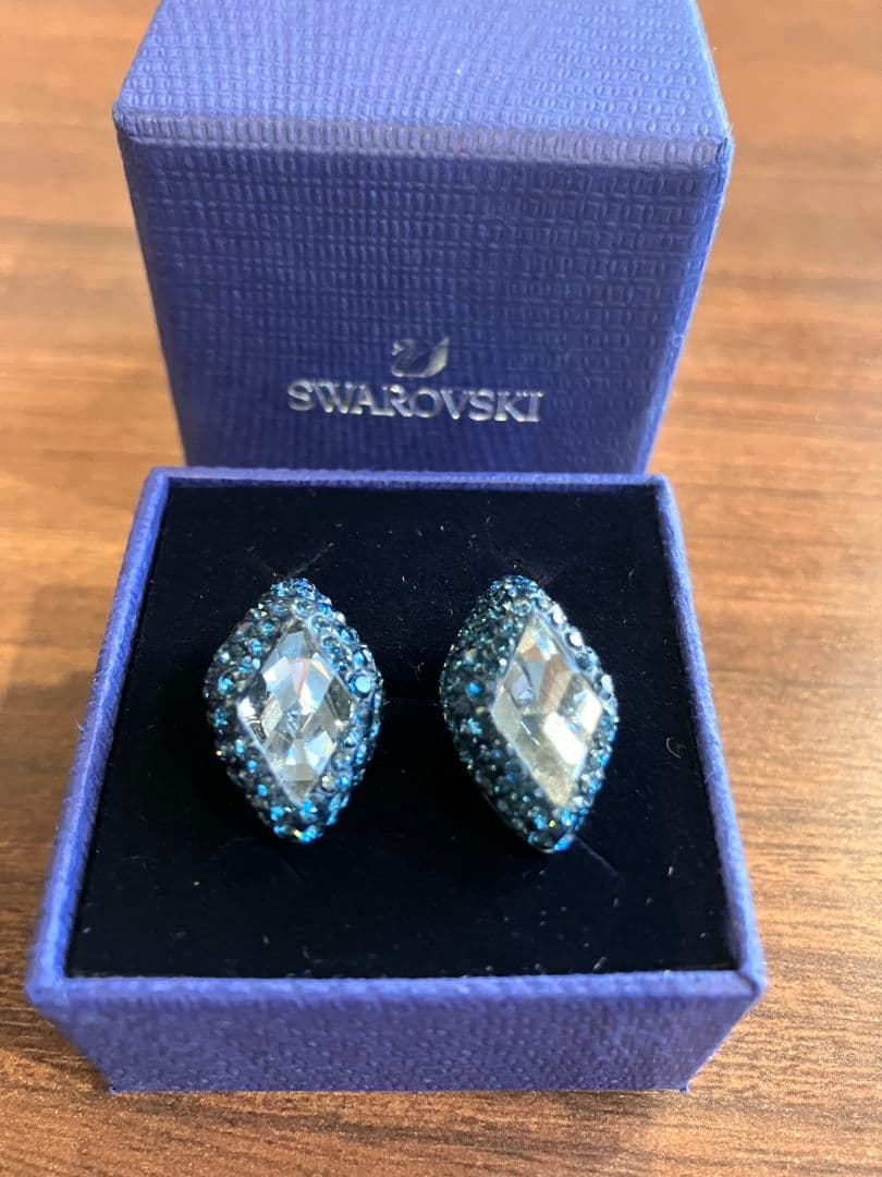 ★SWAROVSKI　スワロフスキー　ピアス【両耳用】アトリエスワロフスキー