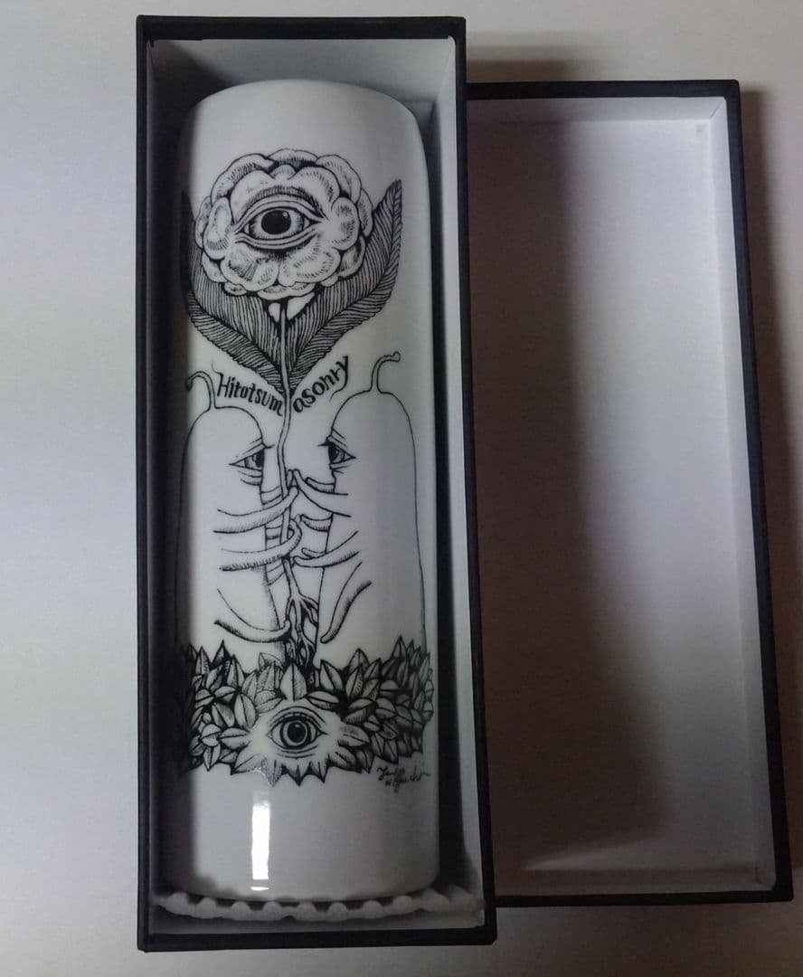 ヒグチユウコ　九谷焼　フラワーベース（花瓶）ひとつめちゃん