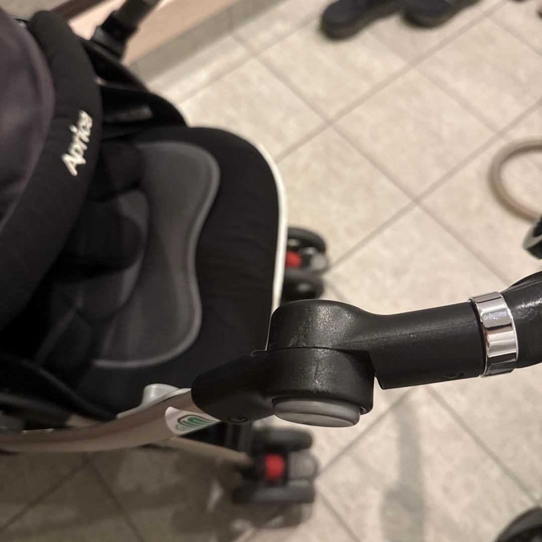 Aprica ベビーカー ブラック チェック柄　オプティアクッション