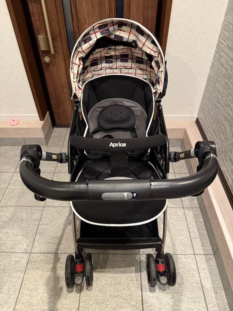 Aprica ベビーカー ブラック チェック柄　オプティアクッション
