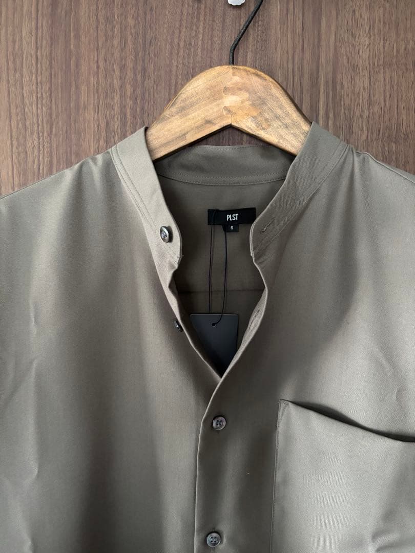 新品 PLST レーヨンブレンドバンドカラーシャツ S プラステUNIQLO C