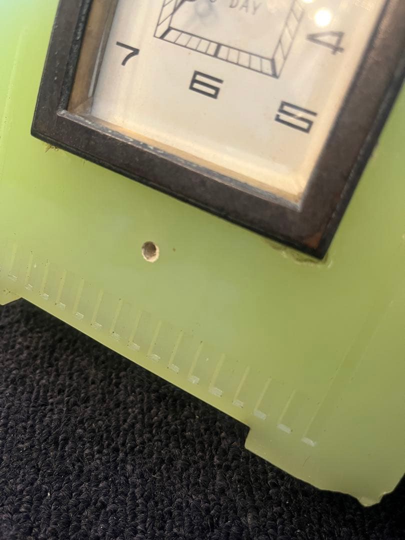 アールデコ翡翠ガラス置時計 1930年代 骨董品　ウランガラス上海アンティーク