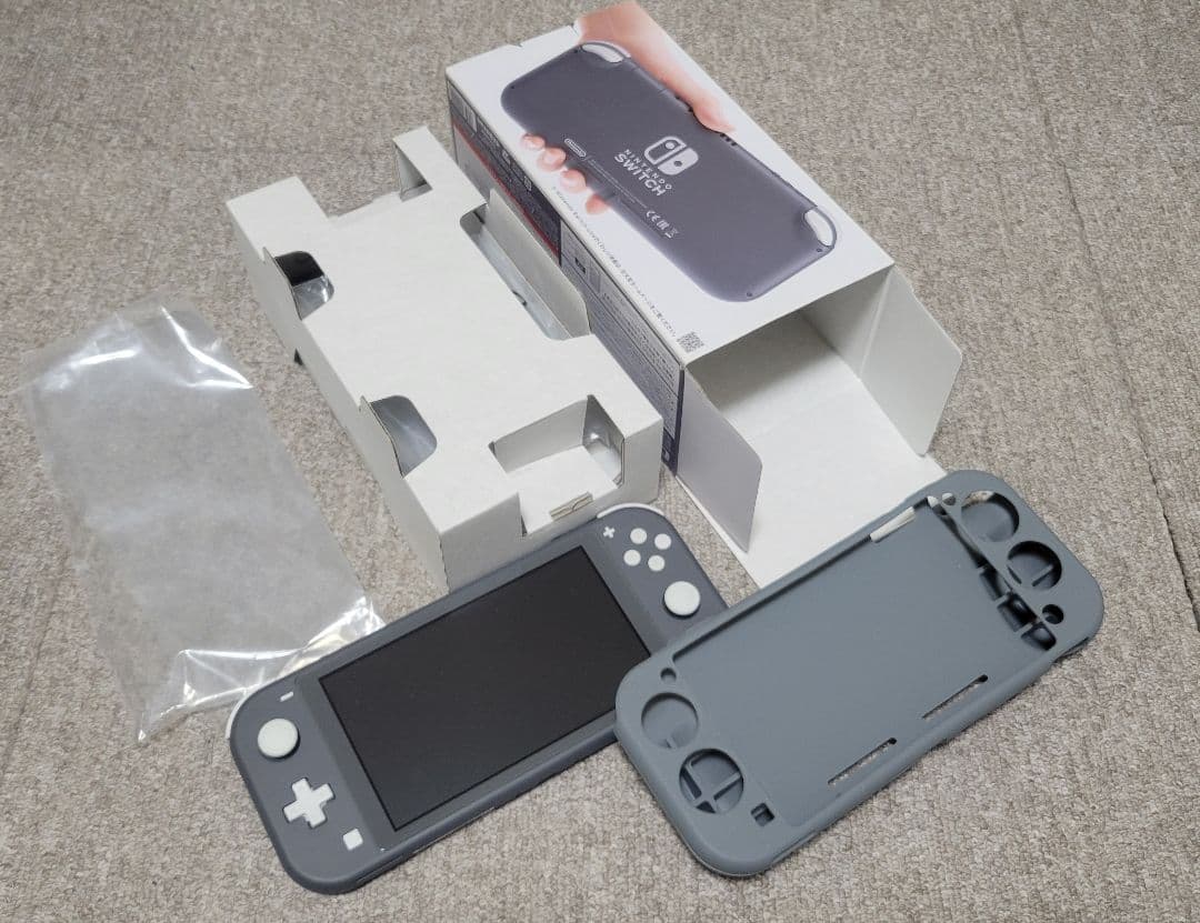 Nintendo Switch Lite グレー 本体＋シリコンカバー