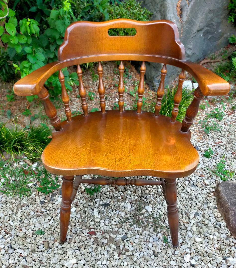 飛騨産業キツツキマーク　木製スピンドルバックチェア ハンドル付き