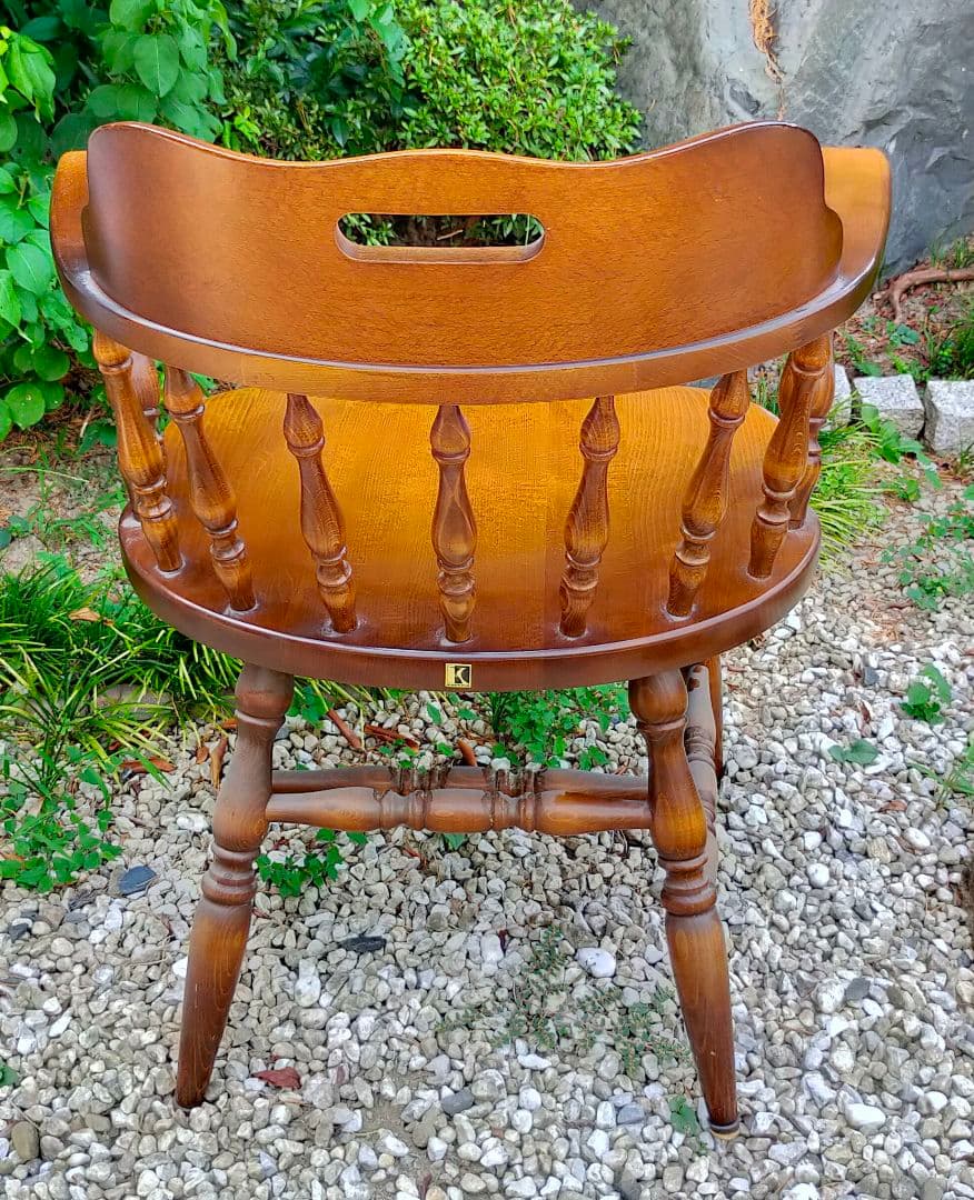 飛騨産業キツツキマーク　木製スピンドルバックチェア ハンドル付き