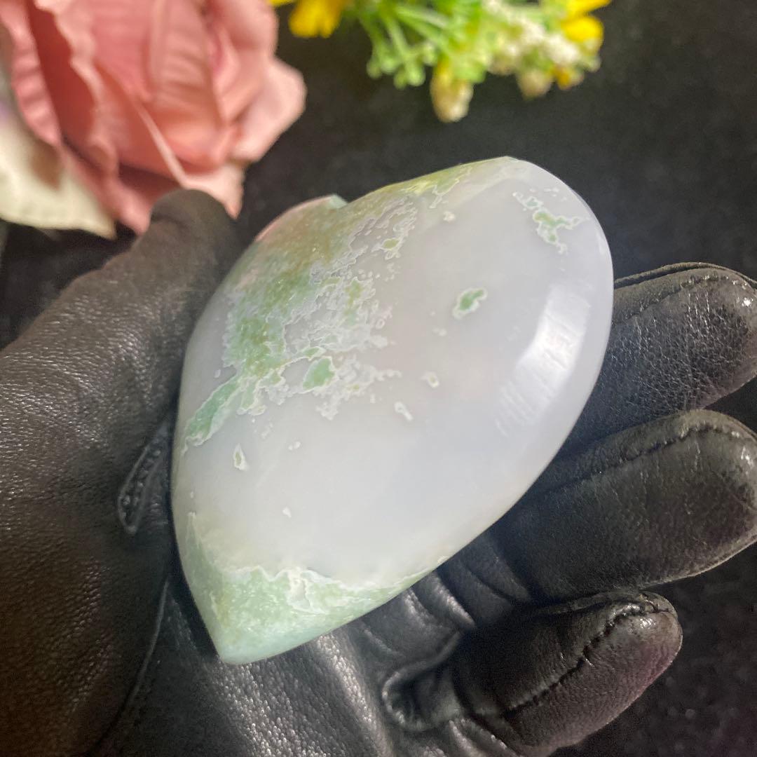 高品質 グリーン桜瑪瑙 ハート 握り石 置き石 天然石 ❶