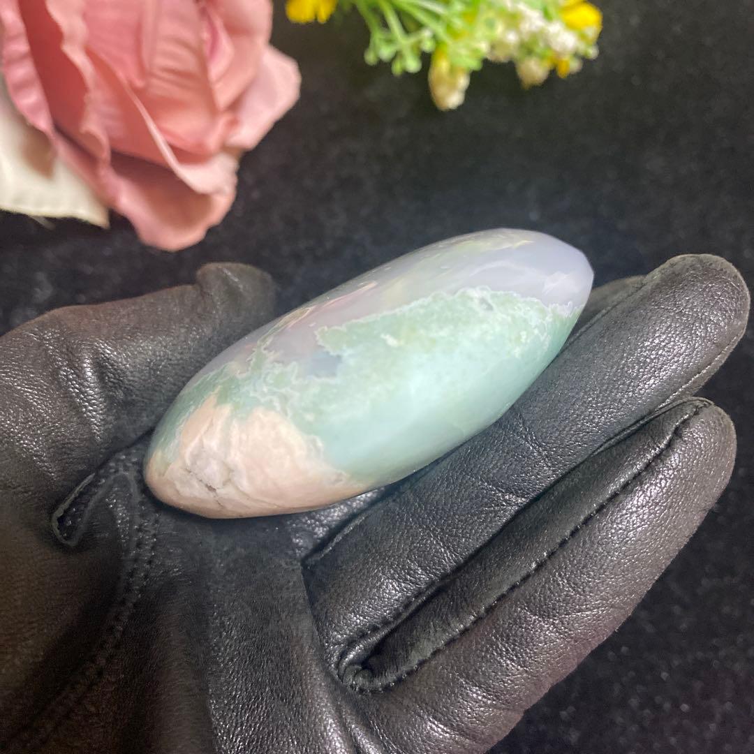 高品質 グリーン桜瑪瑙 ハート 握り石 置き石 天然石 ❶