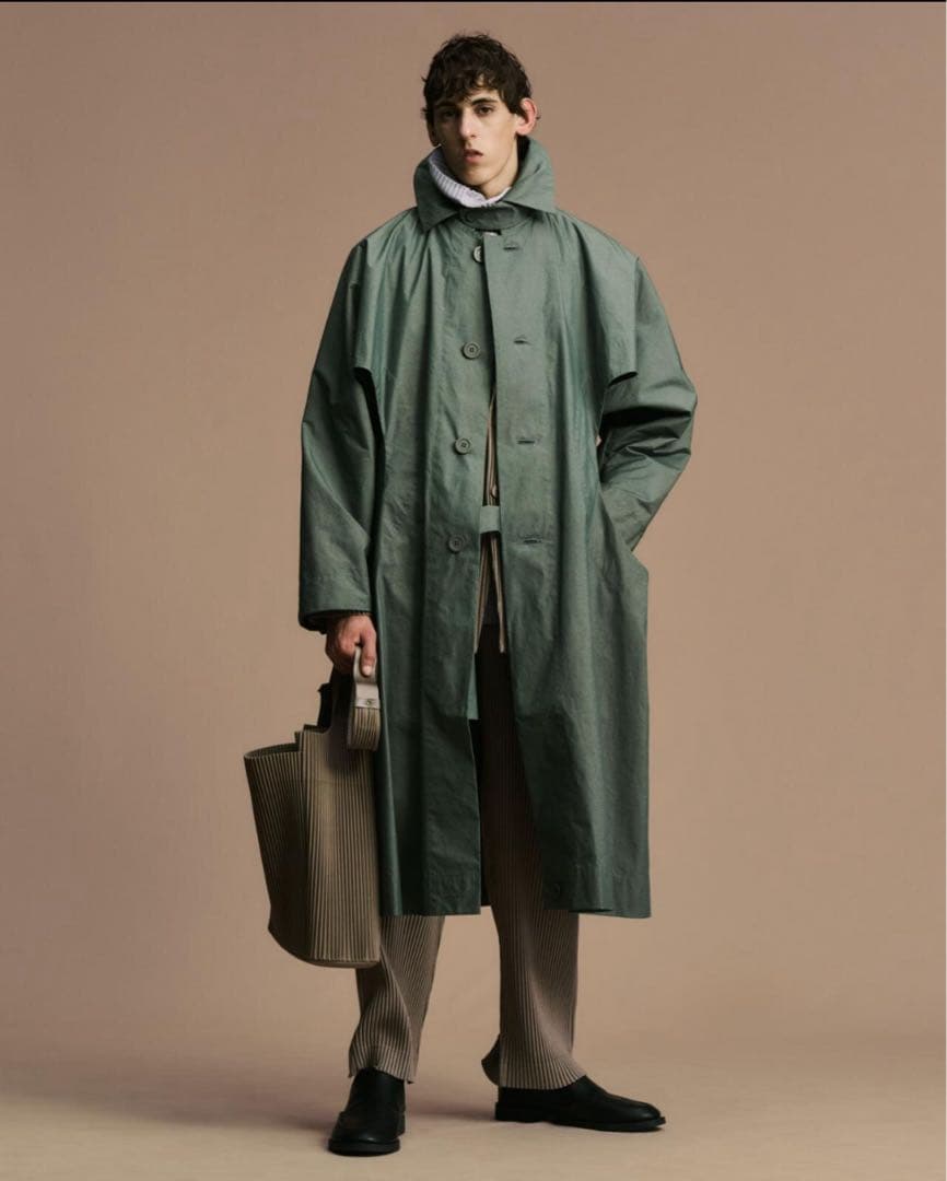新作HOMME PLISSÉ ISSEY MIYAKE CAVITY COAT