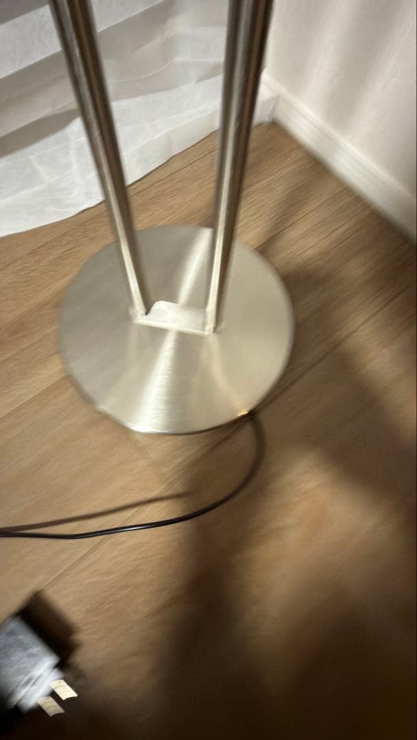 フロアスタンド　IKEA イケア ISJAKTイスヤクト LEDフロアライト