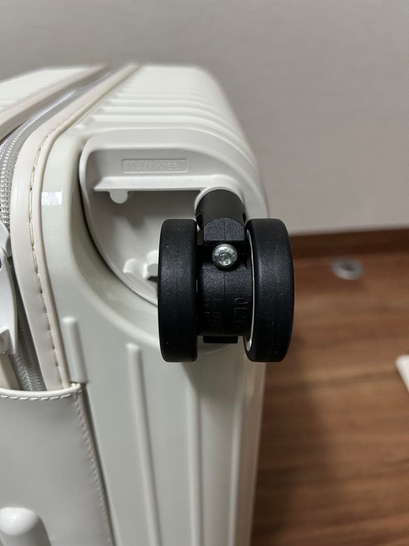 よ*こ様 未使用　リモワ　ユナイテッドアローズ別注　ECRU 32L