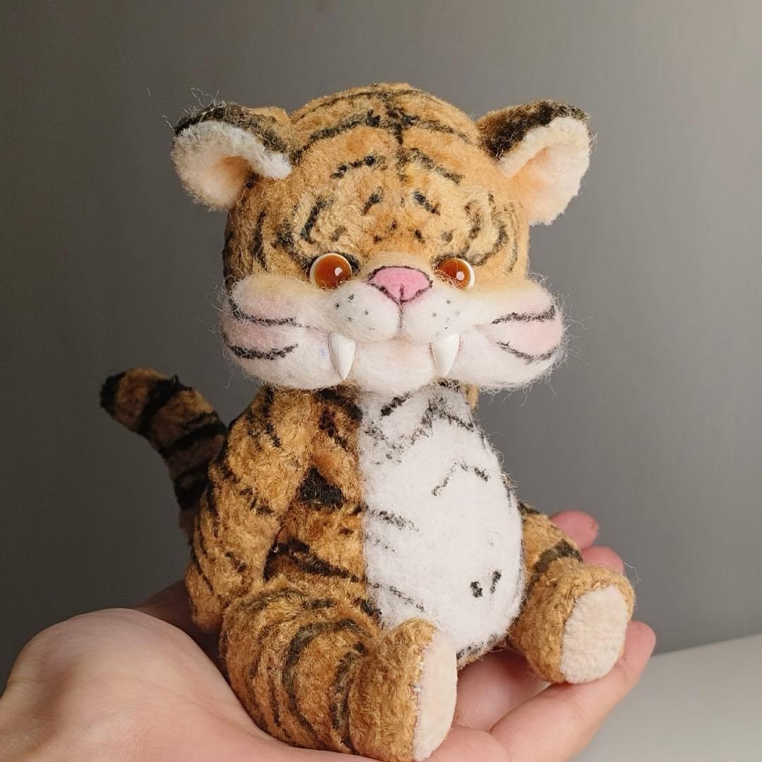 元気な虎さん アーティストベア ぬいぐるみ 海外作家様 ハンドメイド タイガー