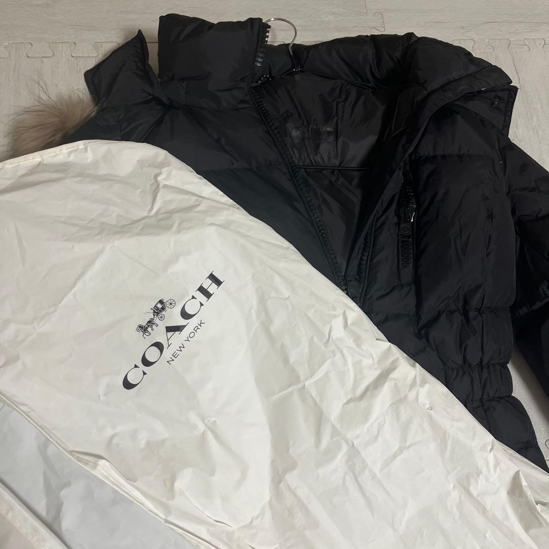 COACHファー付きブラックダウンジャケット