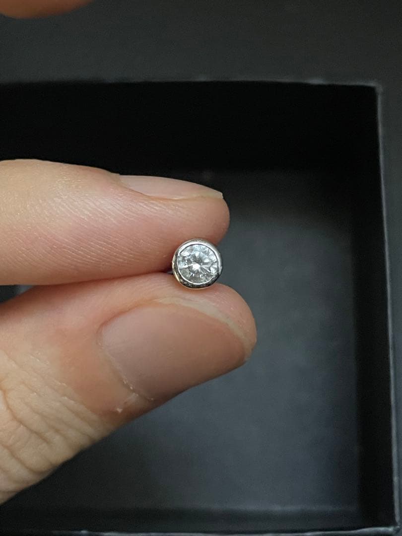 AVALANCHE シルバー クリスタル スタッドピアス(片耳用)