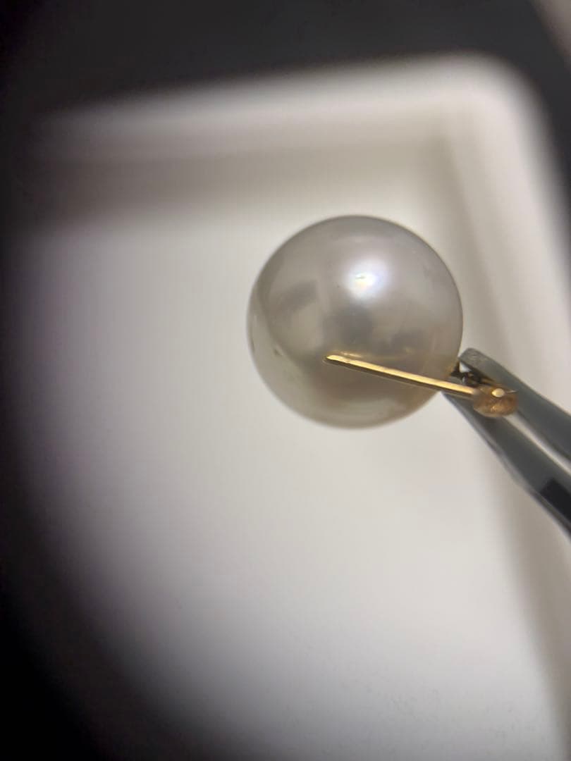 K18刻印あり、南洋白蝶パールピアス14.7mm前後