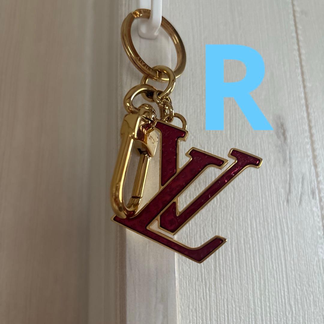 ルイヴィトン　ポルトクレ　LVナノグラム