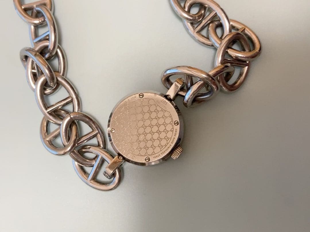 GUCCI クォーツ腕時計 パールホワイト