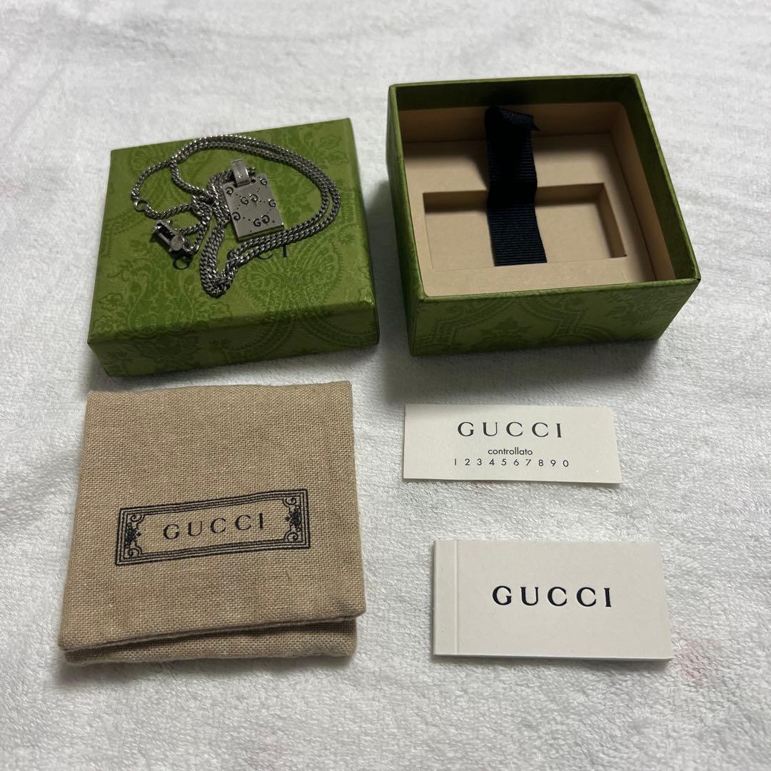 GUCCI ゴーストネックレス