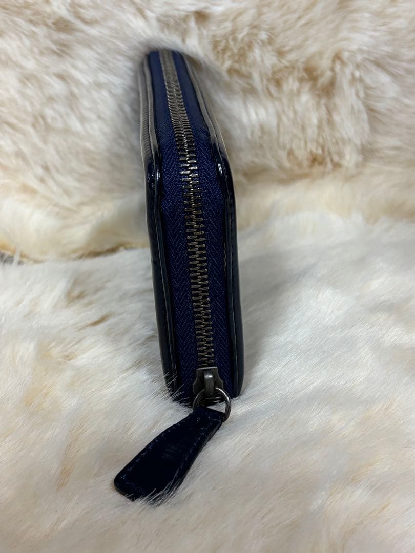 カ*ン様 【極美品】バーバリー　ラウンドジップ長財布　ネイビー パテントレザー