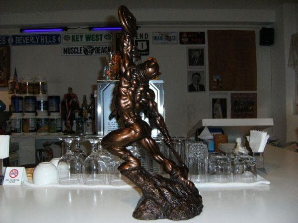 非売品★アメリカ選手権大会 ボデイビル トロフィー★ゴールドジム、プロレス