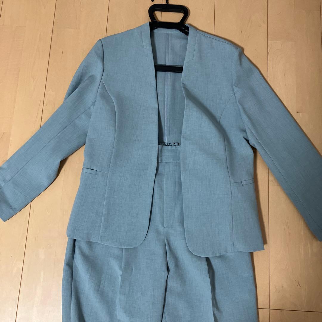 ライトブルーパンツスーツ サイズ38