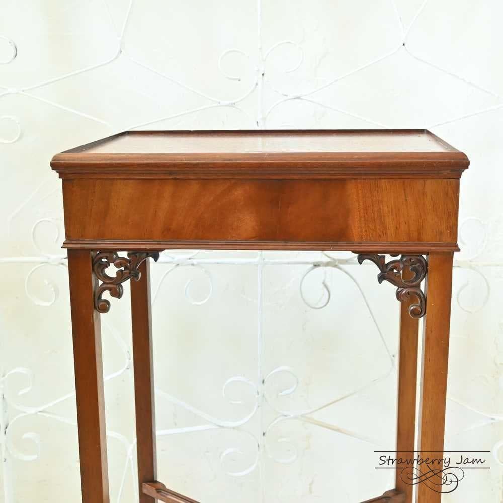 L3705-277 英国アンティーク クラシック サイドテーブル 収納 花台