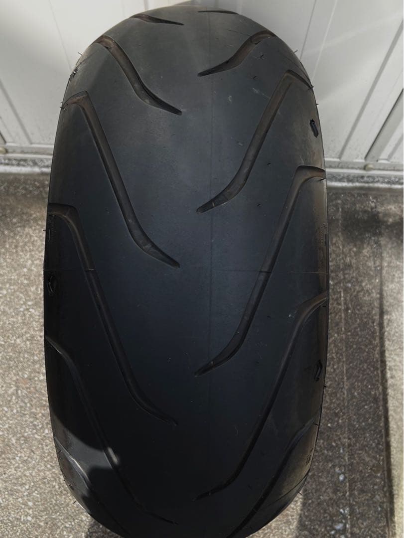 ハーレーダビットソン　ブレイクアウトリヤタイヤ純正ミシュラン240