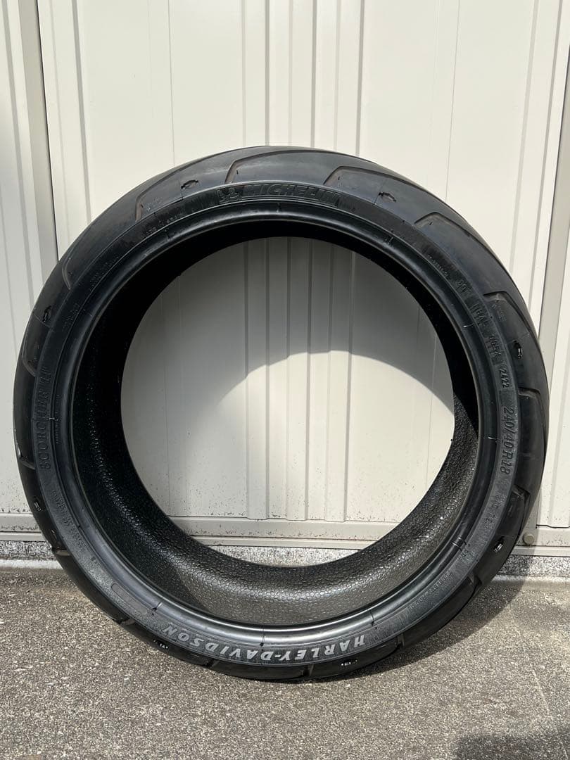 ハーレーダビットソン　ブレイクアウトリヤタイヤ純正ミシュラン240