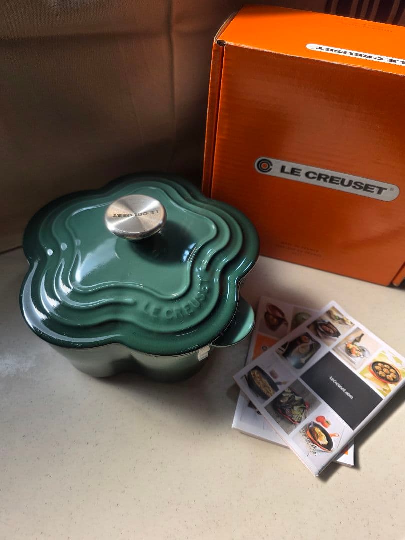 Le Creuset ル・クルーゼ　ココットフルール　(アーティチョーク）