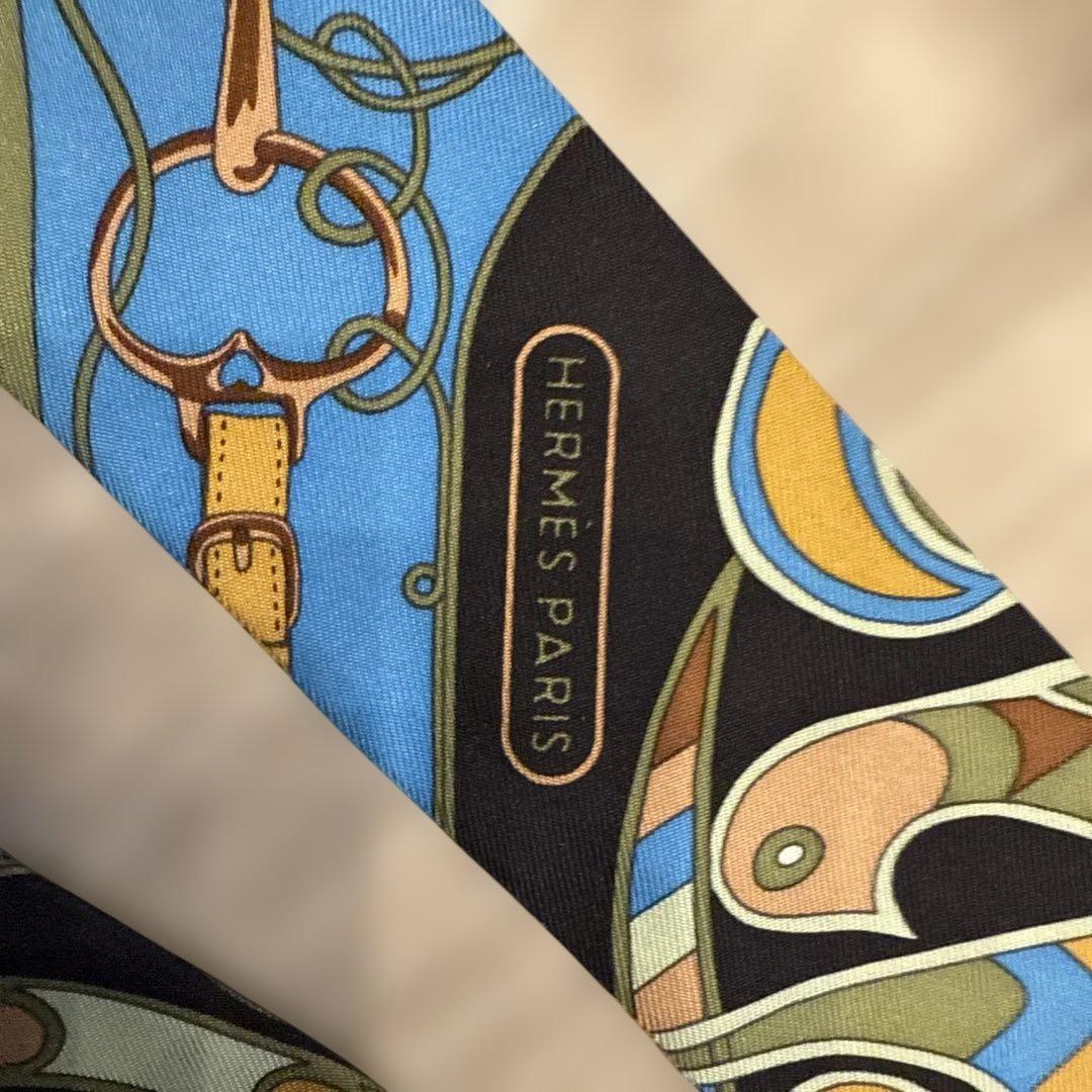 HERMÈS シルク　ツイリー　 幾何学模様