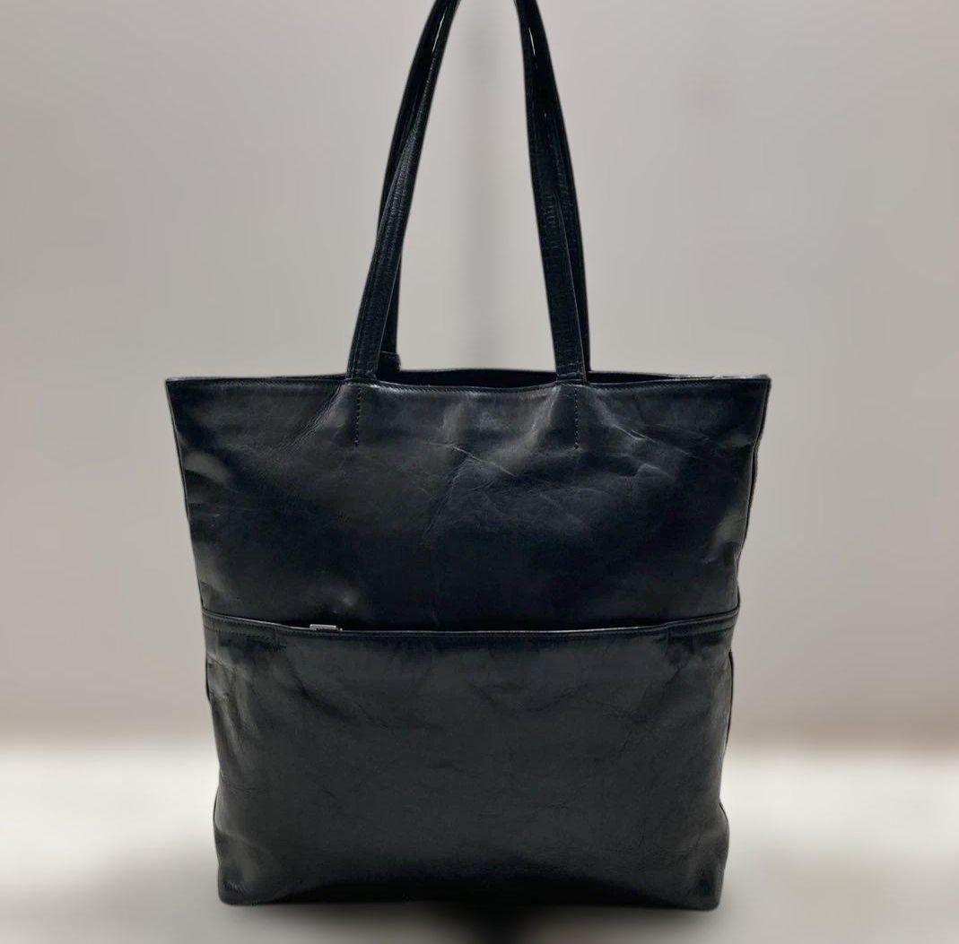 美品 アニアリ トートバッグ A4可大容量 肩掛け可 黒 本革レザー チャーム