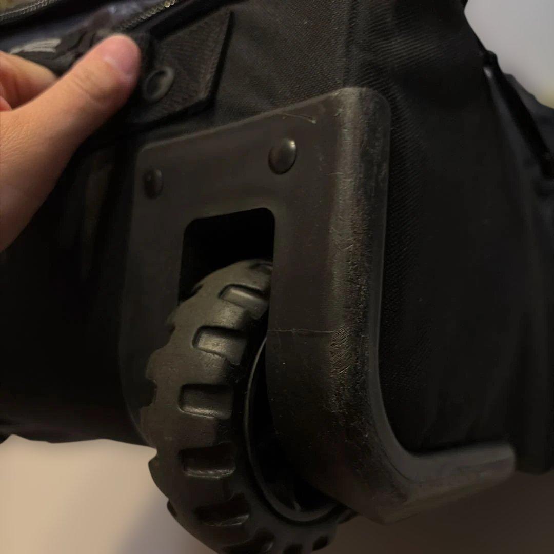 DAKINE LOW ROLLER キャスター付　スノーボードバッグ 175cm