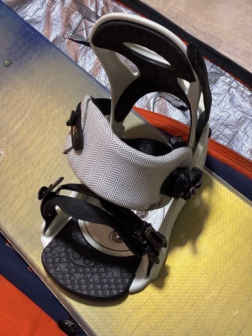 【週末セール】SALOMON 159cm スノーボード FLUXバインディング