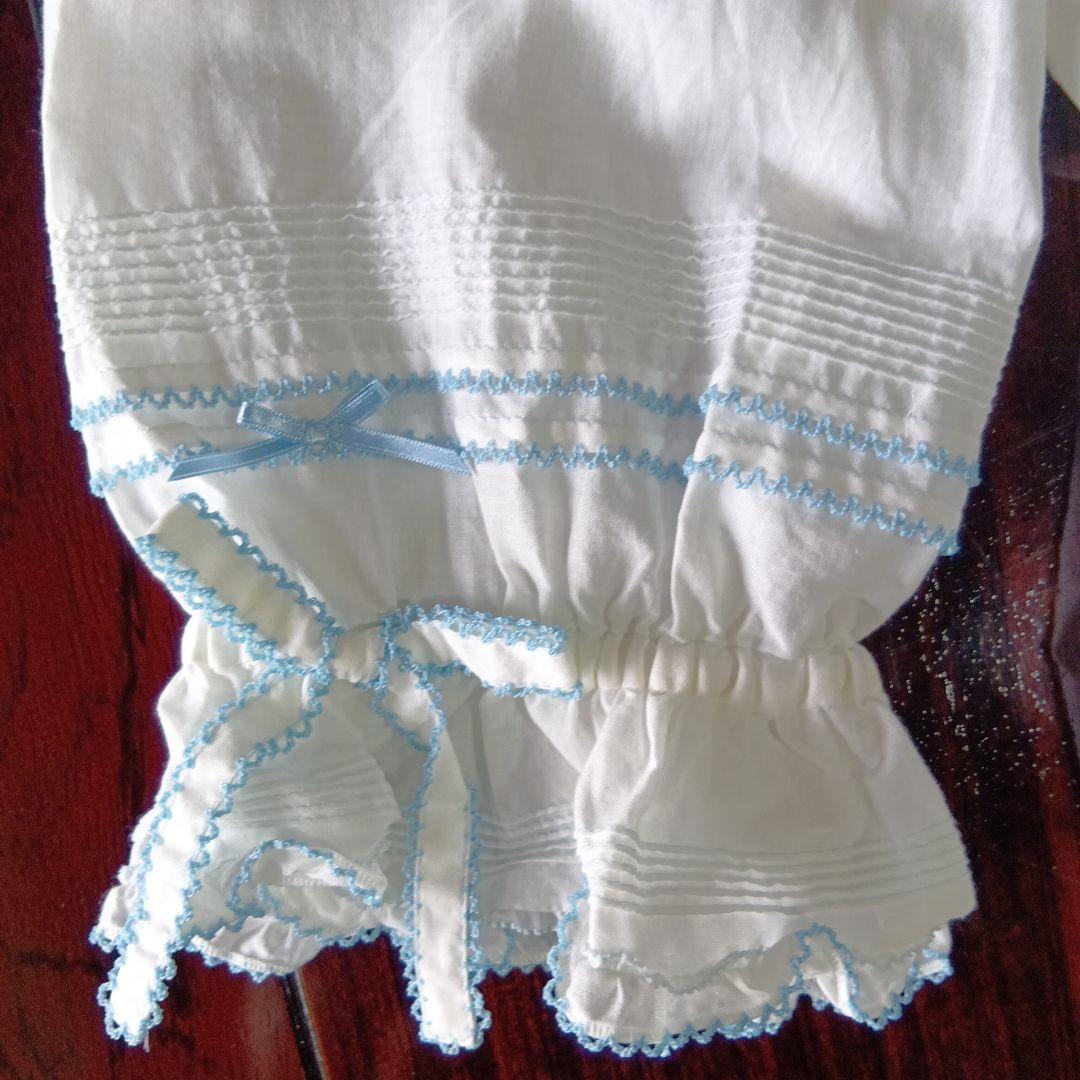 ホワイト フリルスカート 水色刺繍とブラウスのセットです❣