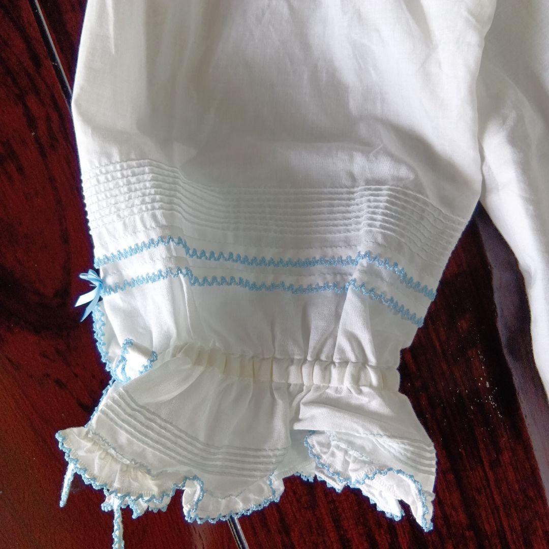 ホワイト フリルスカート 水色刺繍とブラウスのセットです❣