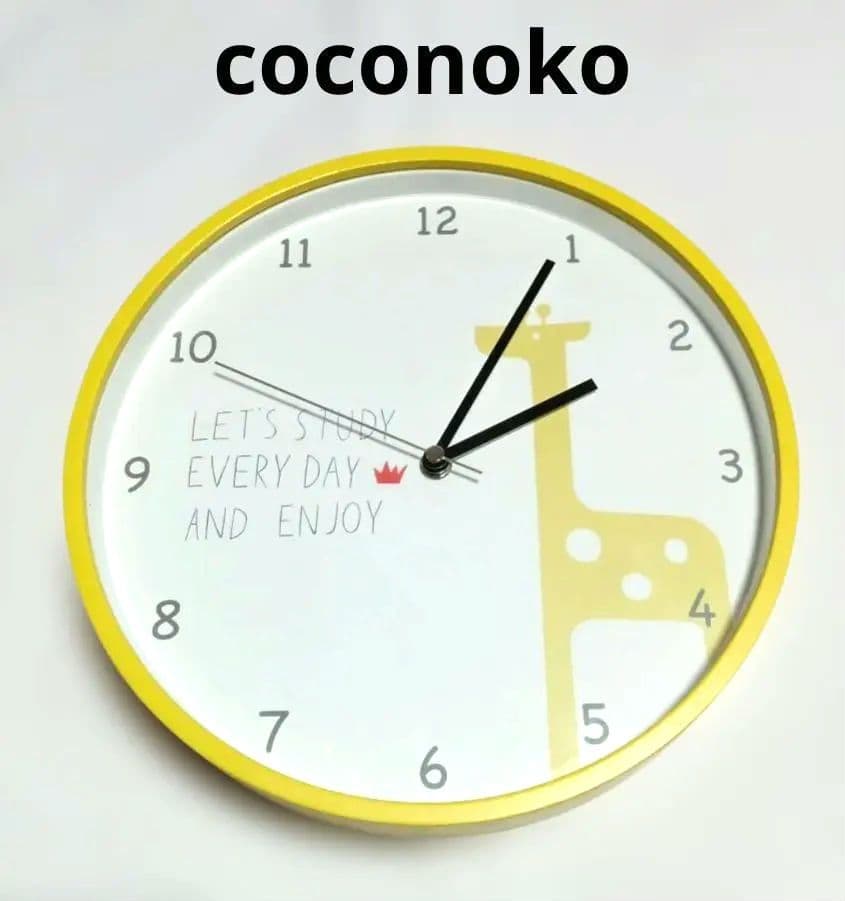 1 coconoko 木製イエローフレーム キリンデザイン掛時計　電池式