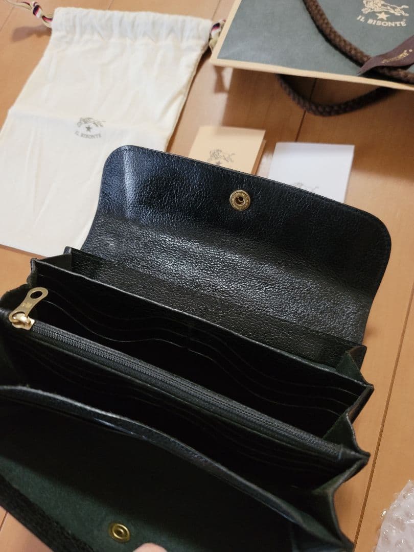 IL BISONTE ブラック長財布 付属品あり