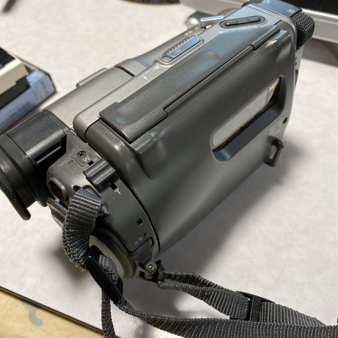SONY VideoHi8 Handycam CCD-TR1 ⑤